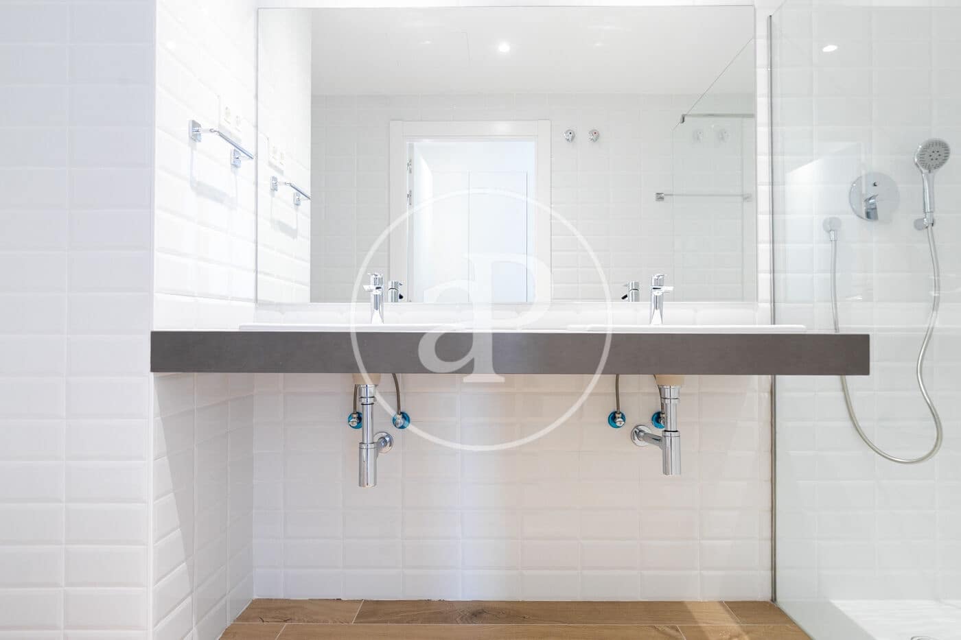 3 makuuhuone Kattohuoneisto vuokrattavana paikassa Esplugues de Llobregat - 3 500 € (Ref: 9367491)