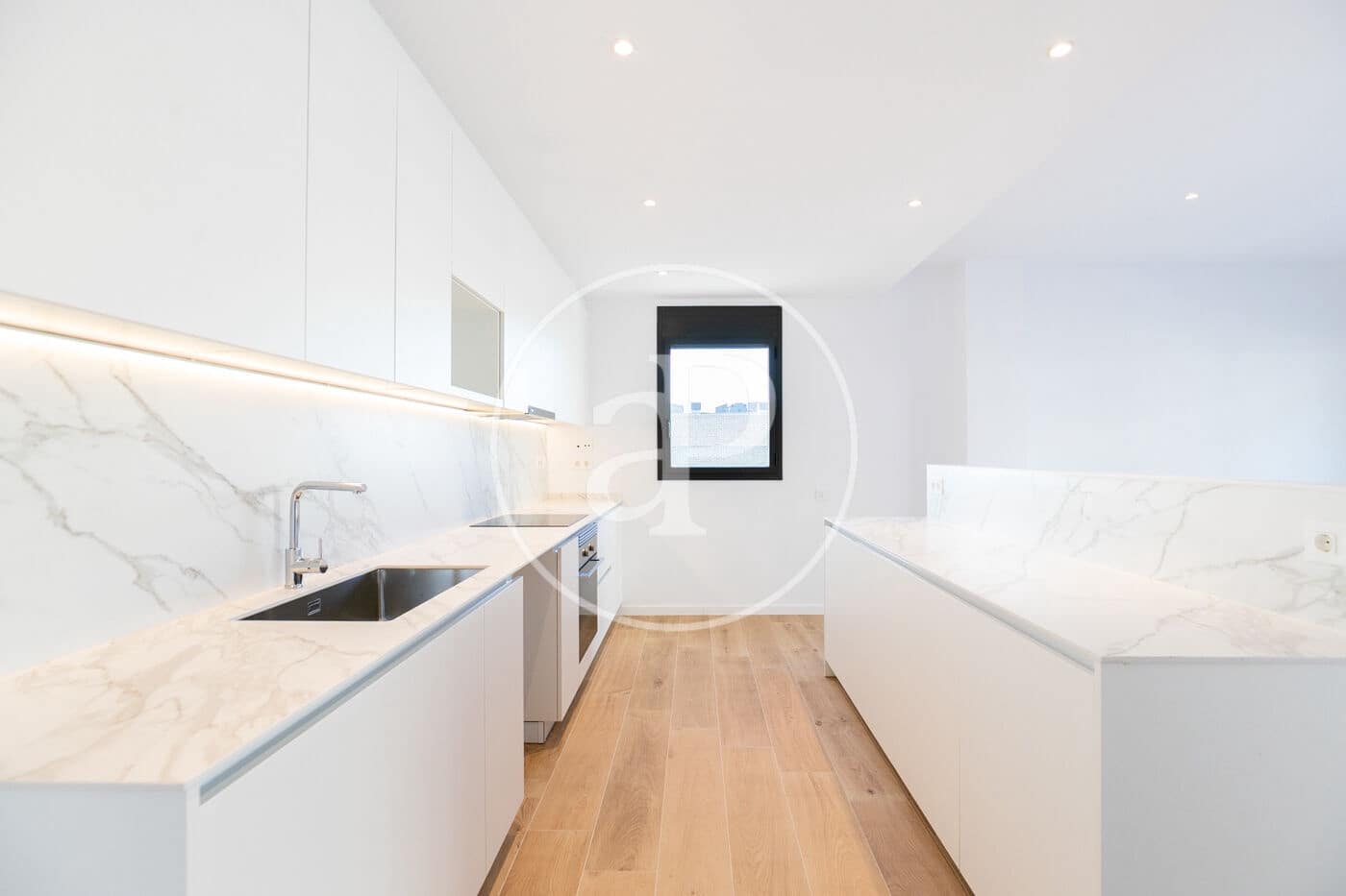 3 makuuhuone Kattohuoneisto vuokrattavana paikassa Esplugues de Llobregat - 3 500 € (Ref: 9367491)