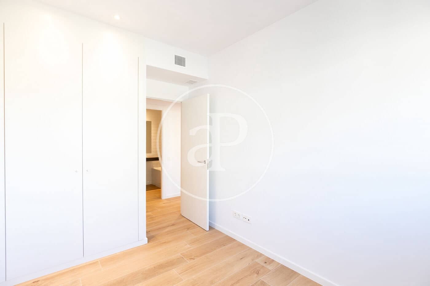 3 makuuhuone Kattohuoneisto vuokrattavana paikassa Esplugues de Llobregat - 3 500 € (Ref: 9367491)