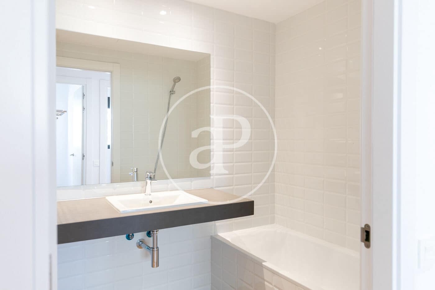 3 makuuhuone Kattohuoneisto vuokrattavana paikassa Esplugues de Llobregat - 3 500 € (Ref: 9367491)