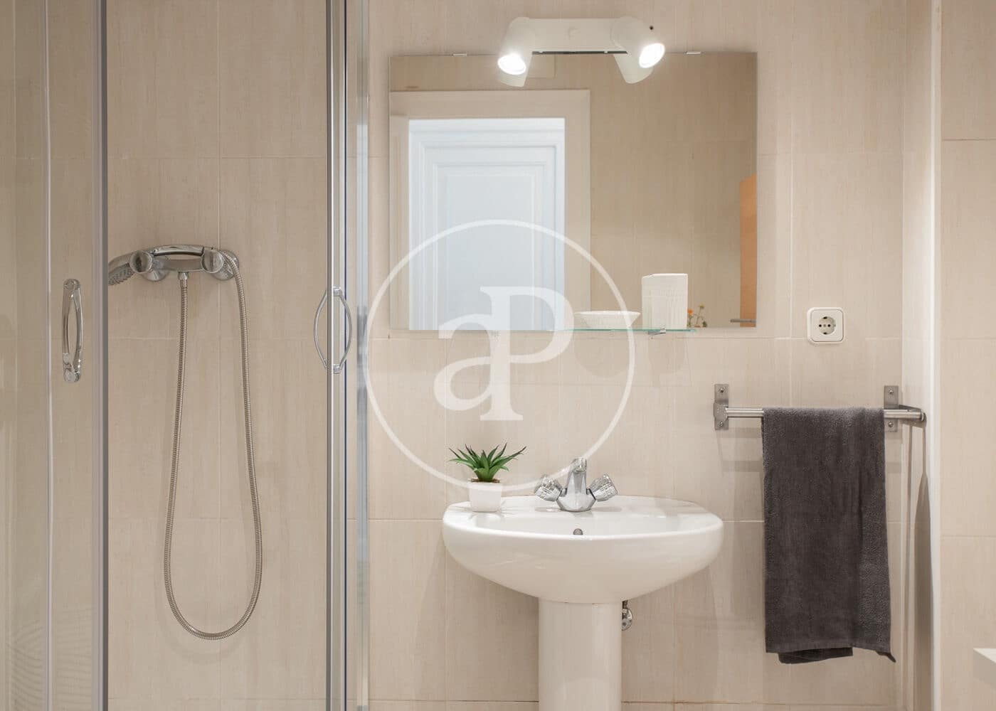 2 Zimmer Apartment zu verkaufen in Barcelona Stadt - 273.000 € (Ref: 9367492)