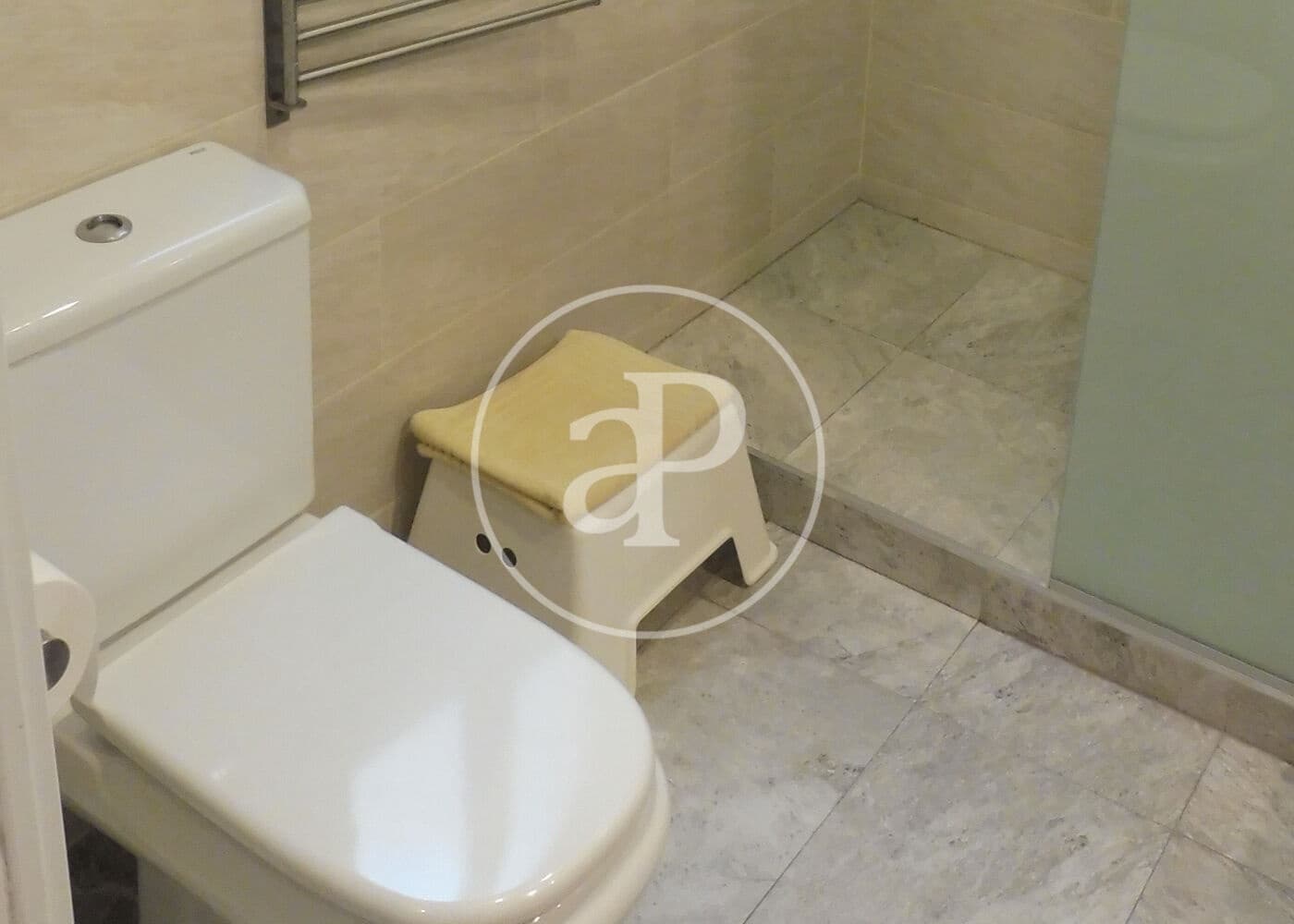 2 soveværelse Lejlighed til leje i Barcelona by - € 2.250 (Ref: 9371995)