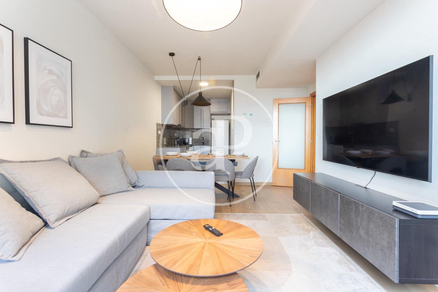 2 bedroom Apartment for rent in Barcelona city - € 2,100 (Ref: 9372001)
