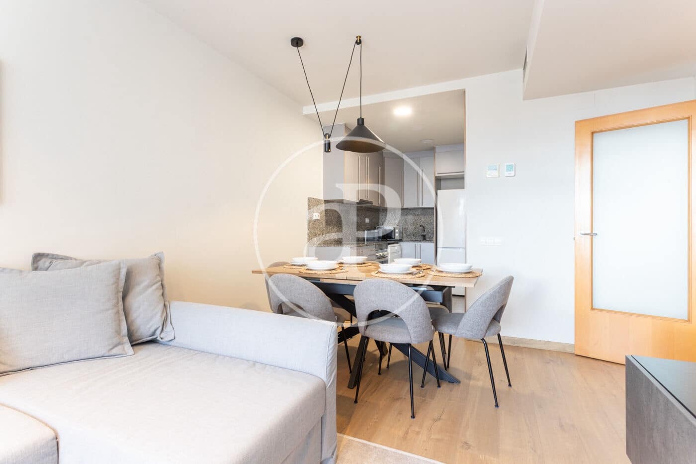 2 bedroom Apartment for rent in Barcelona city - € 2,100 (Ref: 9372001)