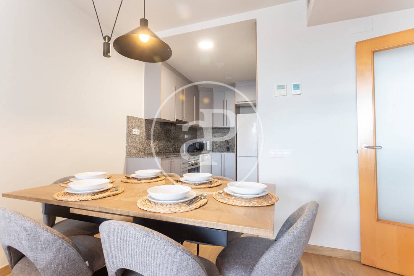 2 bedroom Apartment for rent in Barcelona city - € 2,100 (Ref: 9372001)