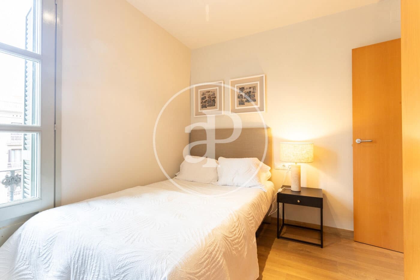 2 bedroom Apartment for rent in Barcelona city - € 2,100 (Ref: 9372001)