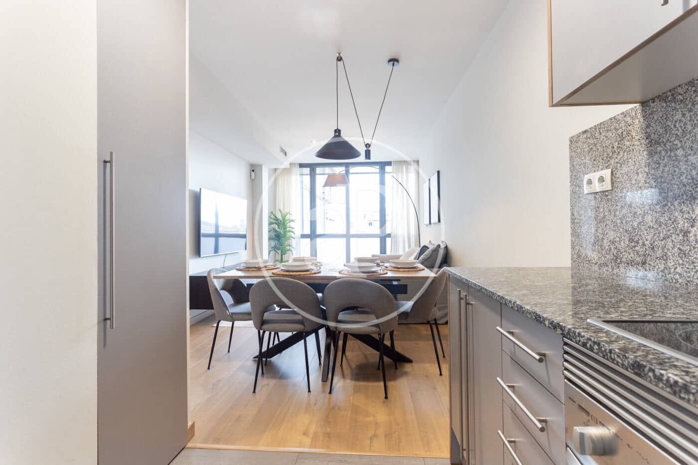 2 bedroom Apartment for rent in Barcelona city - € 2,100 (Ref: 9372001)