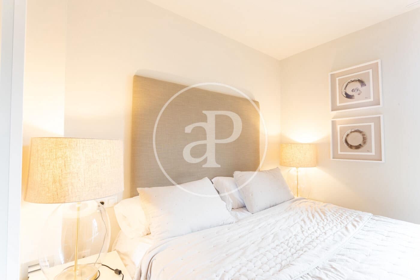 2 bedroom Apartment for rent in Barcelona city - € 2,100 (Ref: 9372001)