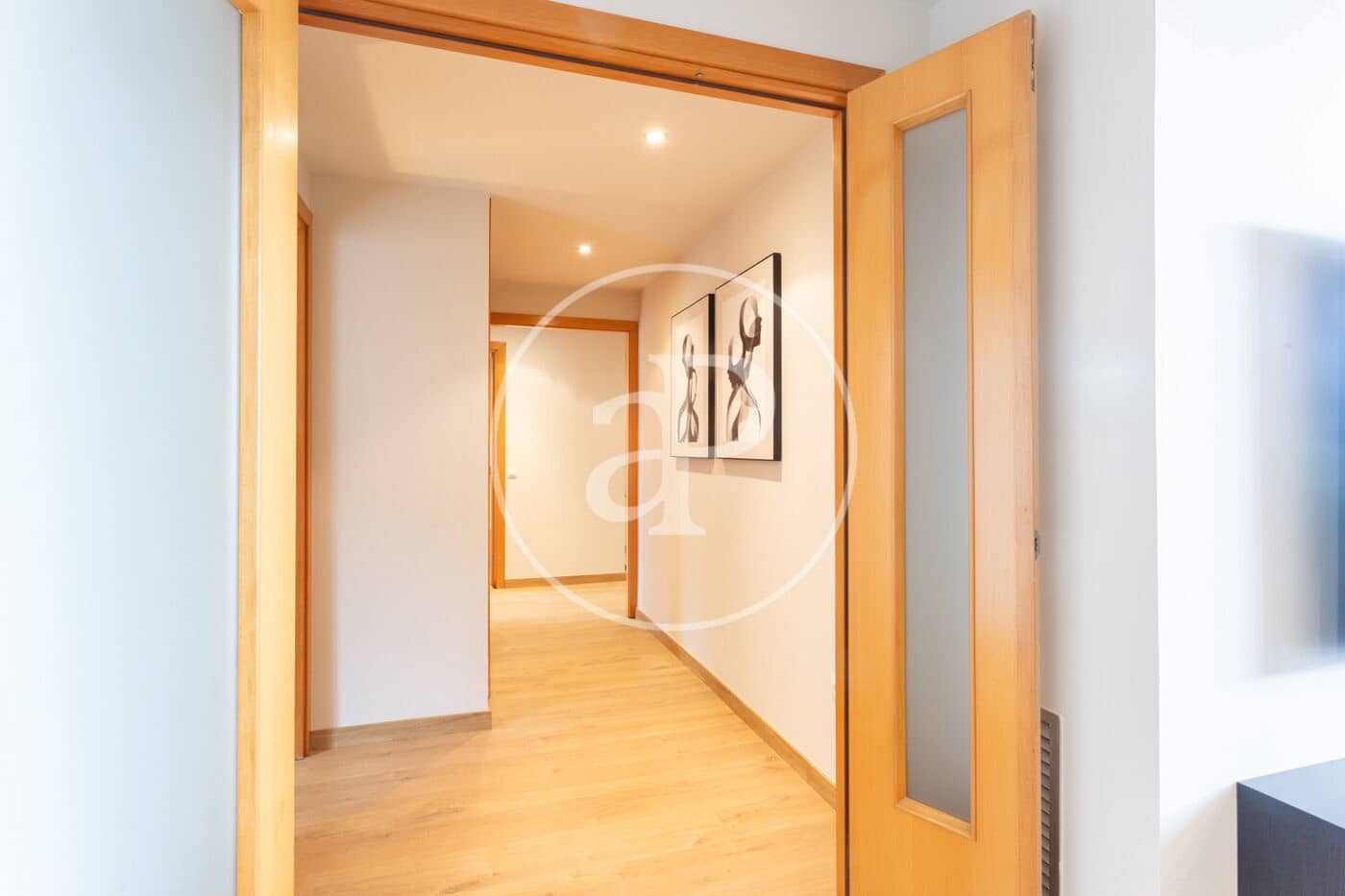 2 bedroom Apartment for rent in Barcelona city - € 2,100 (Ref: 9372001)