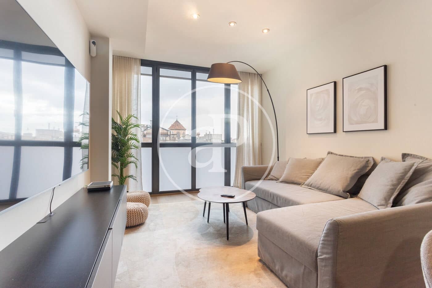 2 bedroom Apartment for rent in Barcelona city - € 2,100 (Ref: 9372001)