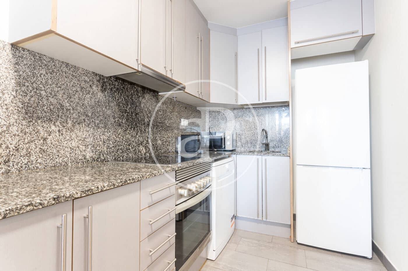 2 bedroom Apartment for rent in Barcelona city - € 2,100 (Ref: 9372001)