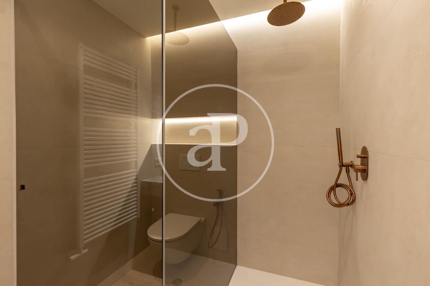 4 bedroom Apartment for sale in Barcelona city - € 1,720,000 (Ref: 9372002)