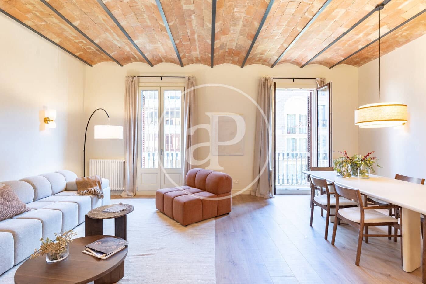 4 bedroom Apartment for sale in Barcelona city - € 1,720,000 (Ref: 9372002)