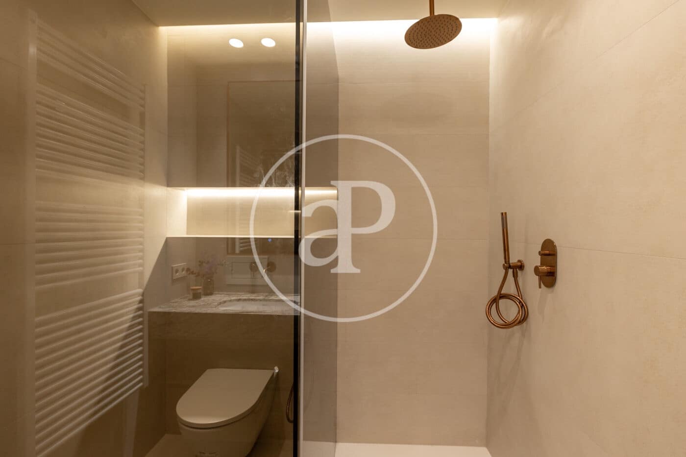 4 bedroom Apartment for sale in Barcelona city - € 1,720,000 (Ref: 9372002)