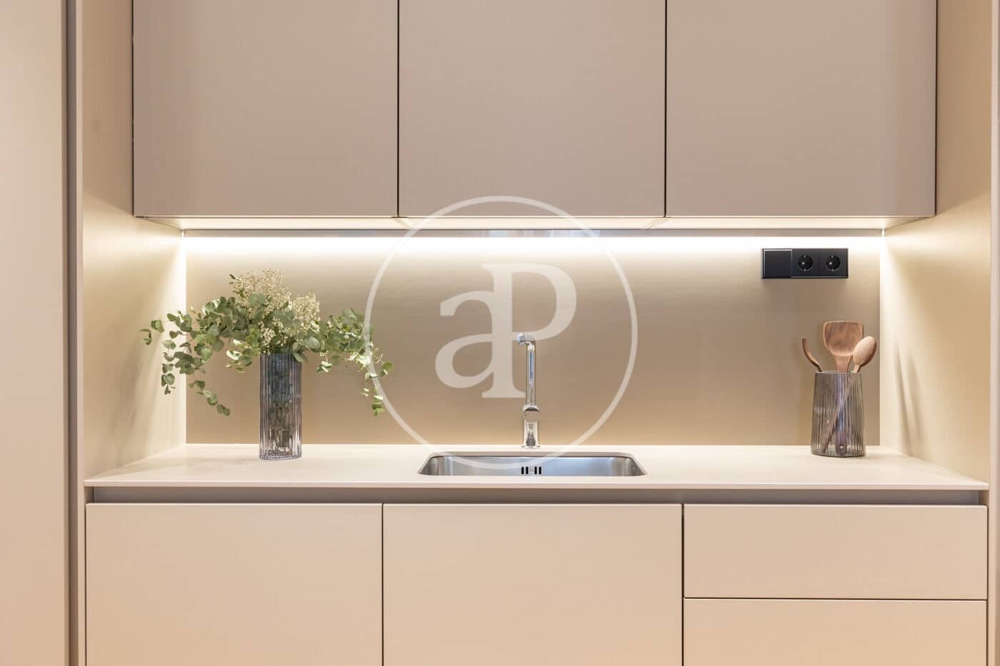 4 bedroom Apartment for sale in Barcelona city - € 1,720,000 (Ref: 9372002)