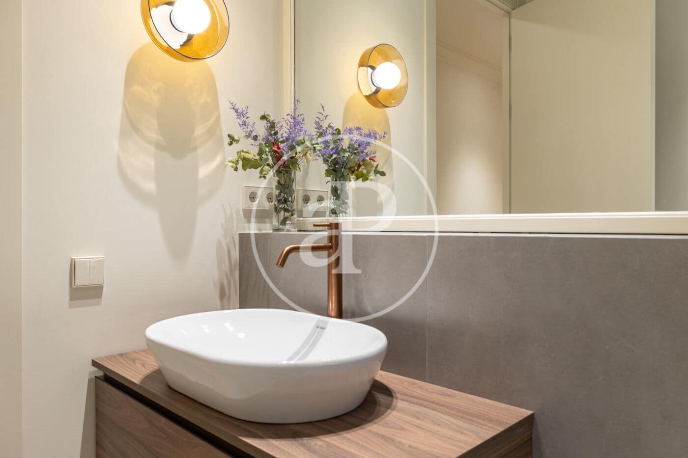 4 bedroom Apartment for sale in Barcelona city - € 1,720,000 (Ref: 9372002)