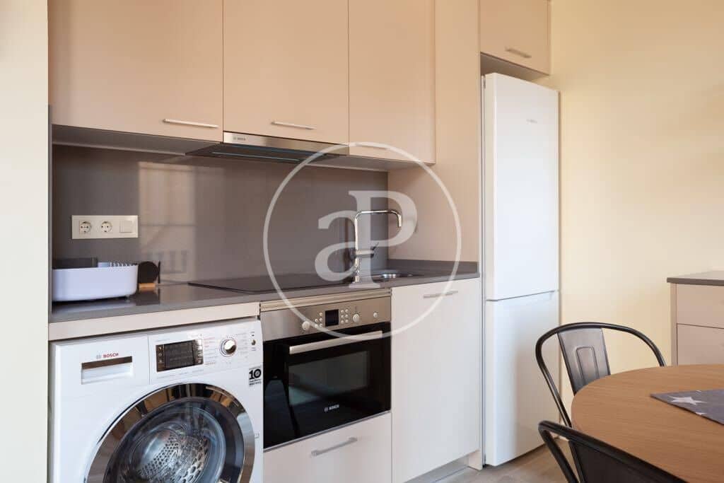 1 slaapkamer Appartement te huur in Barcelona stad - € 1.650 (Ref: 9375317)