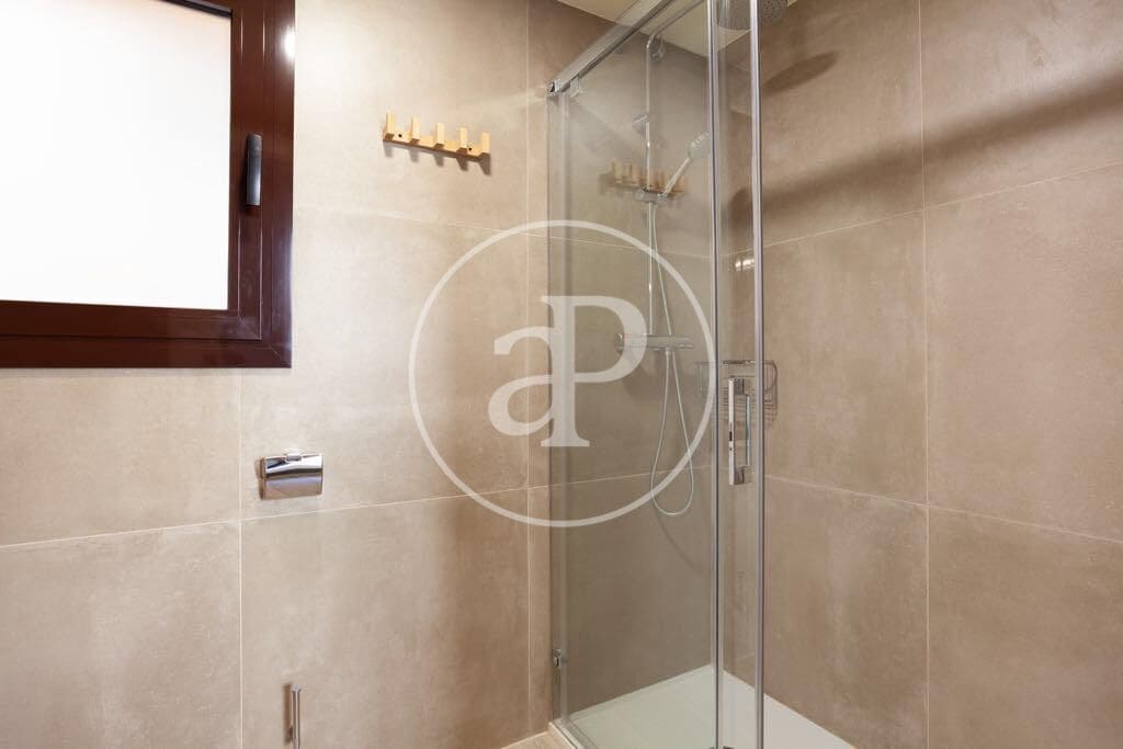 1 slaapkamer Appartement te huur in Barcelona stad - € 1.650 (Ref: 9375317)