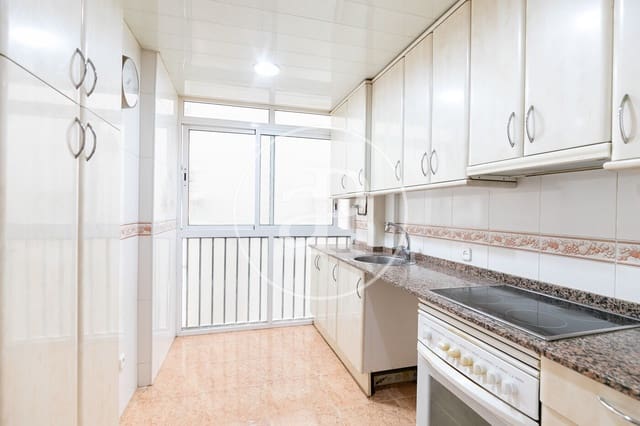 3 soveværelse Lejlighed til salg i Sant Martí de Provenals, Barcelona by - € 315.000 (Ref: 9375319)