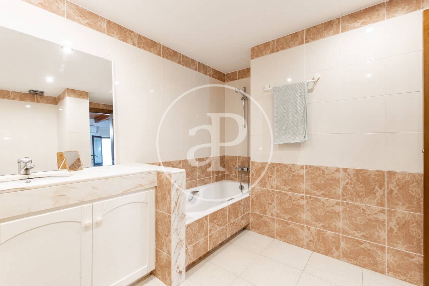 4 Zimmer Villa zu vermieten in Valldoreix mit Pool - 3.980 € (Ref: 9375324)