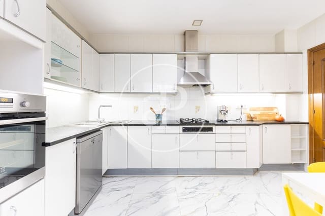 4 bedroom Villa for rent in Valldoreix, Sant Cugat del Vallès with pool - € 3,980 (Ref: 9375324)