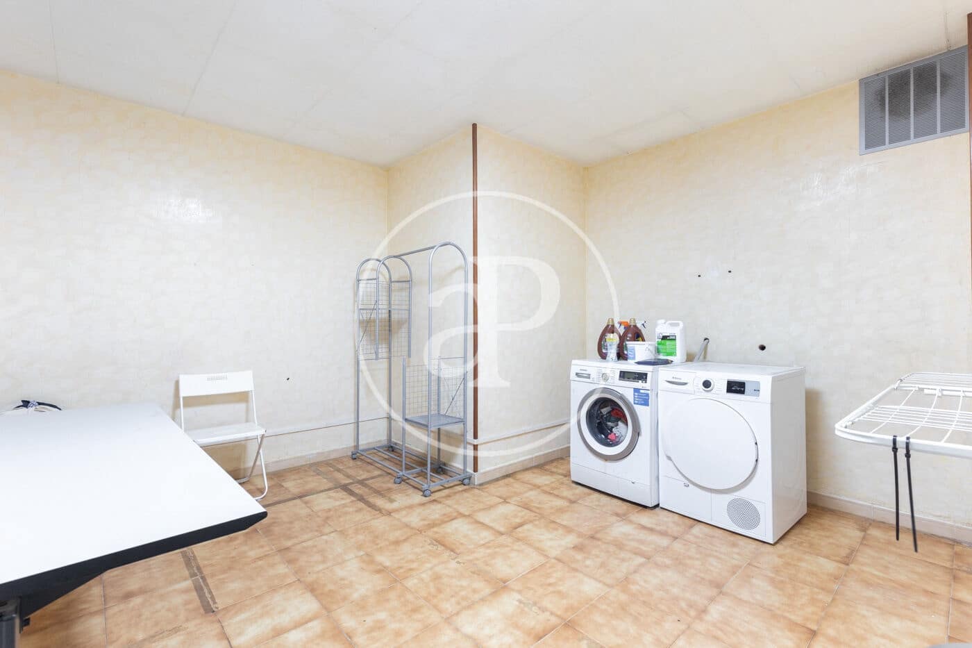 4 Zimmer Villa zu vermieten in Valldoreix mit Pool - 3.980 € (Ref: 9375324)