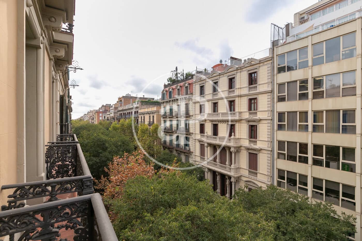 7 soveværelse Lejlighed til leje i Barcelona by - € 8.000 (Ref: 9379006)