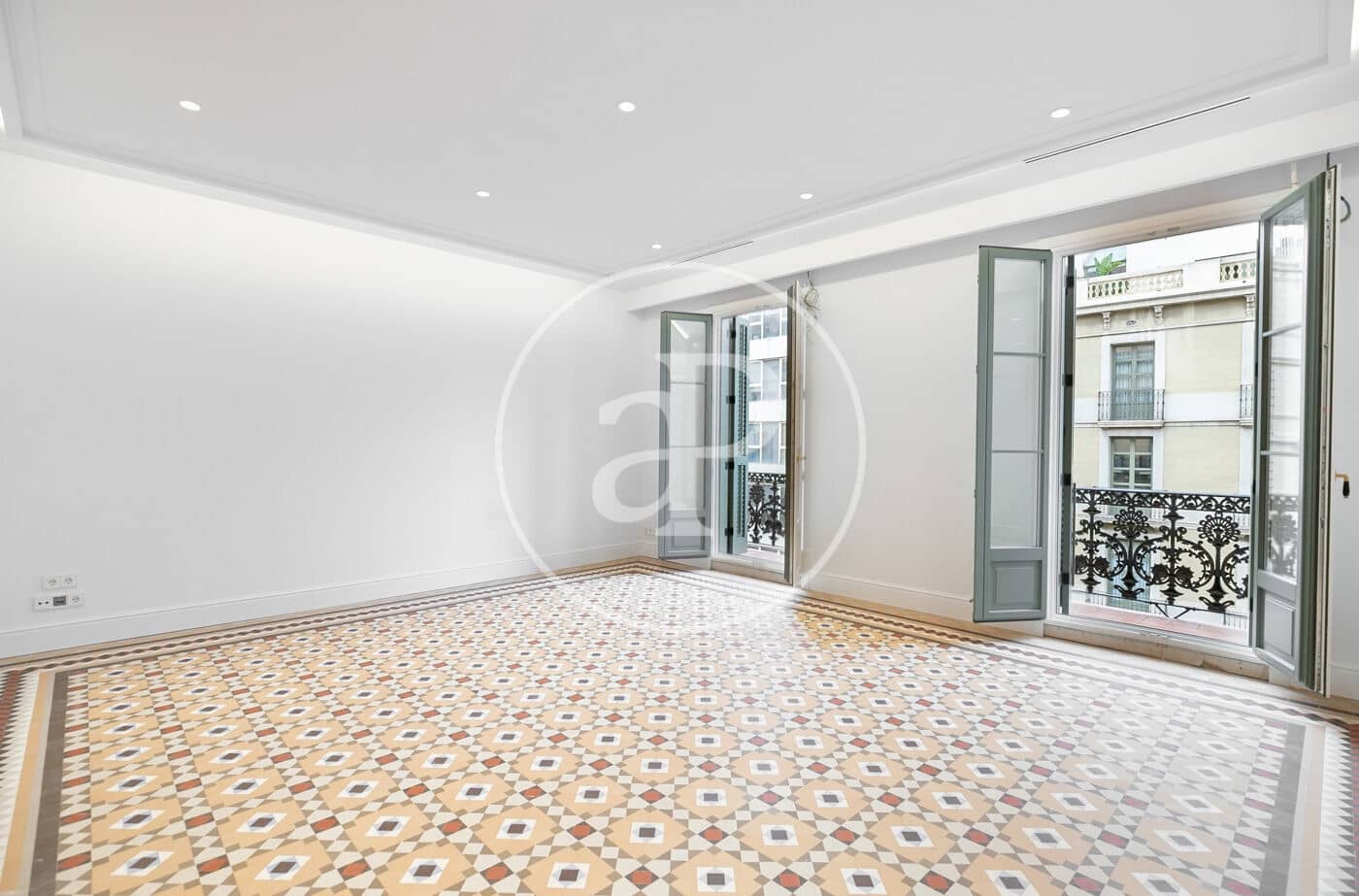 7 soveværelse Lejlighed til leje i Barcelona by - € 8.000 (Ref: 9379006)