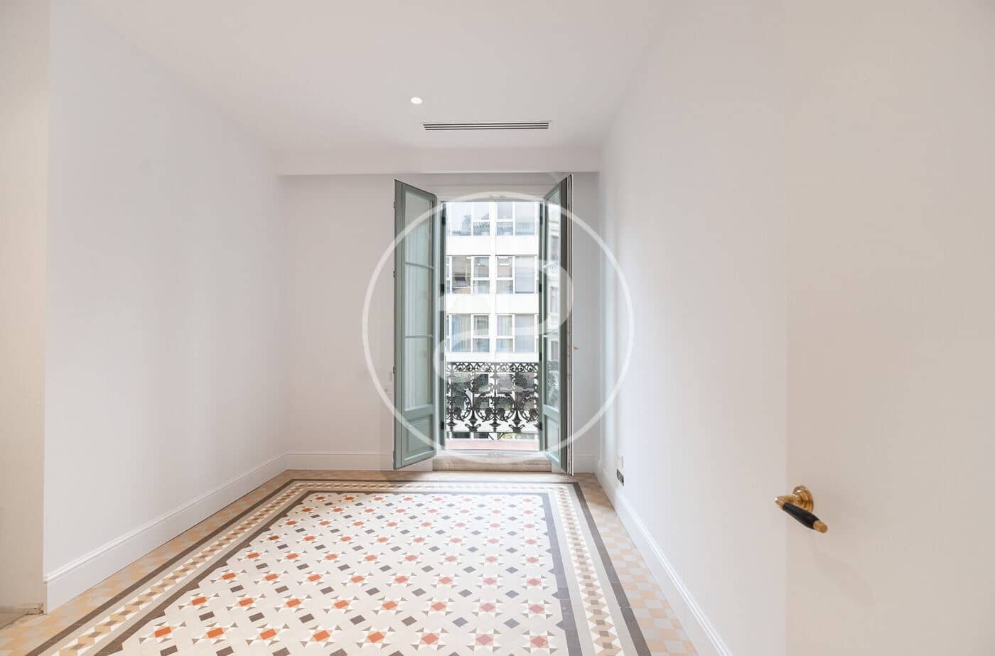 7 soveværelse Lejlighed til leje i Barcelona by - € 8.000 (Ref: 9379006)