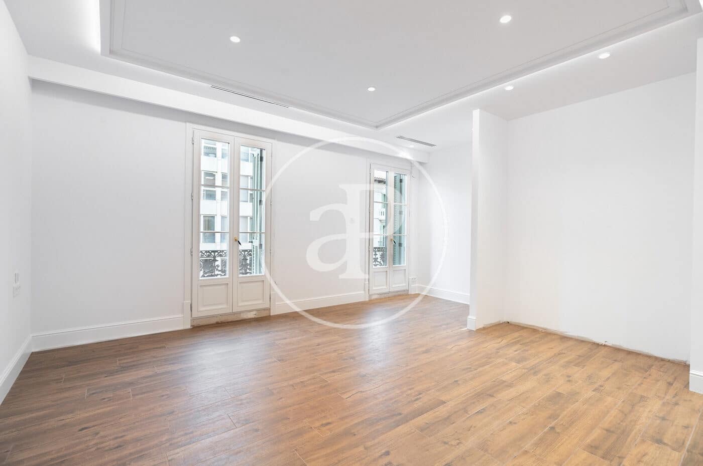 7 soveværelse Lejlighed til leje i Barcelona by - € 8.000 (Ref: 9379006)