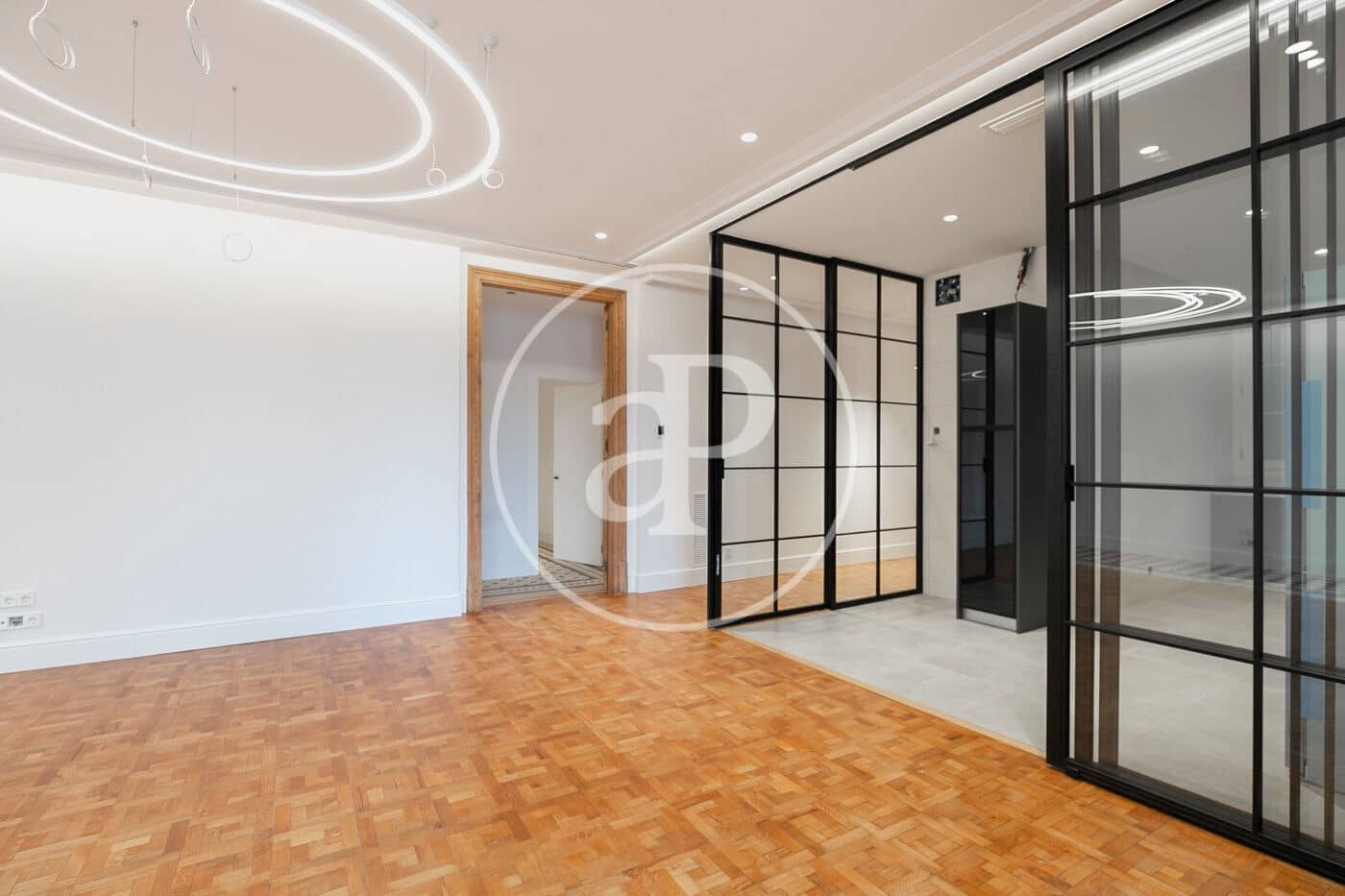 7 soveværelse Lejlighed til leje i Barcelona by - € 8.000 (Ref: 9379006)