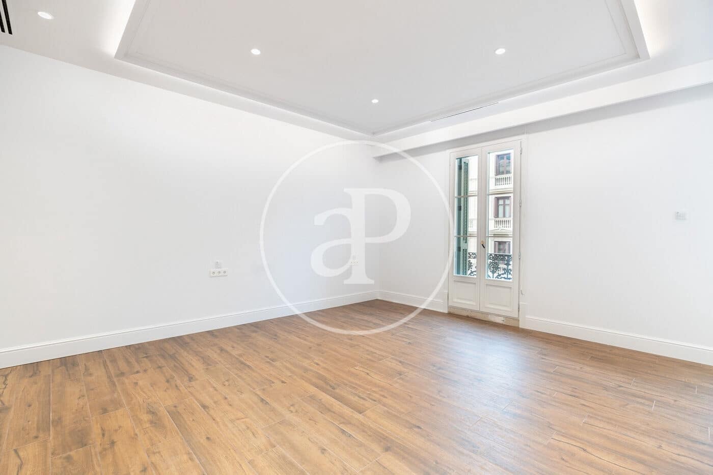 7 soveværelse Lejlighed til leje i Barcelona by - € 8.000 (Ref: 9379006)