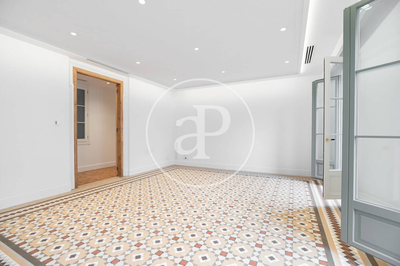 7 soveværelse Lejlighed til leje i Barcelona by - € 8.000 (Ref: 9379006)