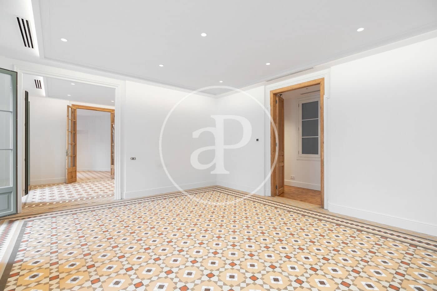 7 soveværelse Lejlighed til leje i Barcelona by - € 8.000 (Ref: 9379006)