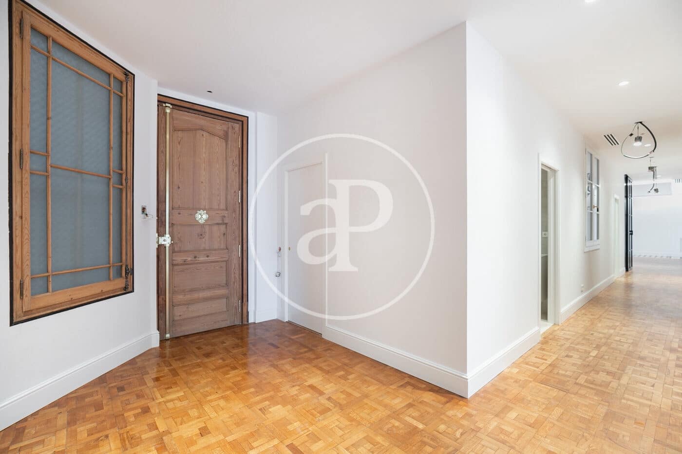 7 soveværelse Lejlighed til leje i Barcelona by - € 8.000 (Ref: 9379006)