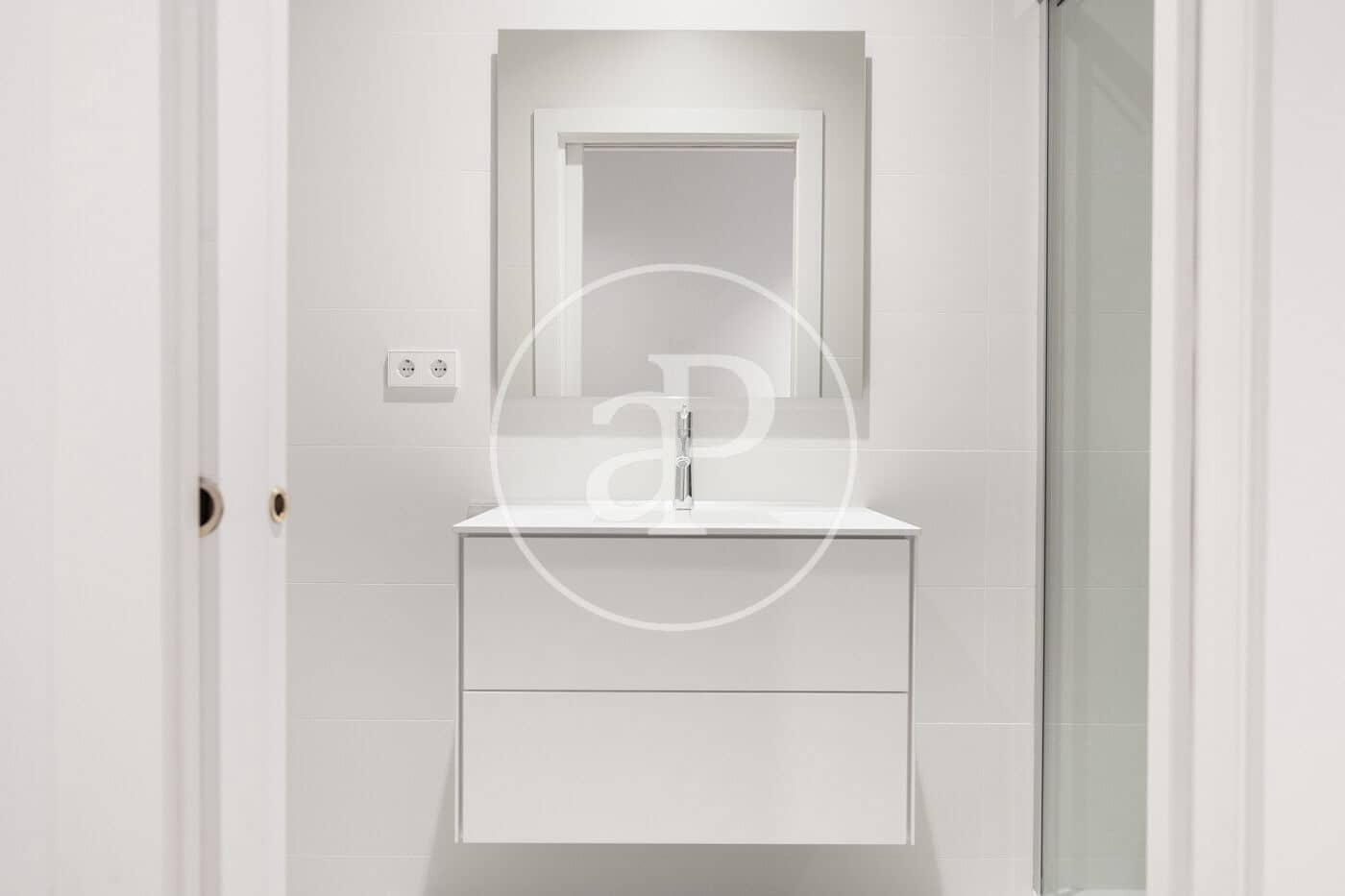 7 soveværelse Lejlighed til leje i Barcelona by - € 8.000 (Ref: 9379006)