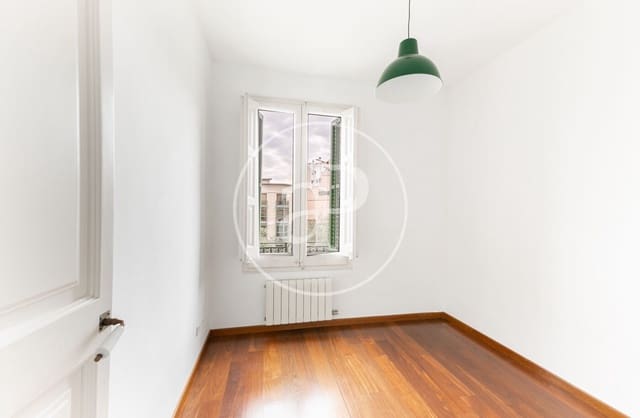 2 bedroom Apartment for rent in L'Antiga Esquerra de L'Eixample, Barcelona city - € 1,850 (Ref: 9385575)