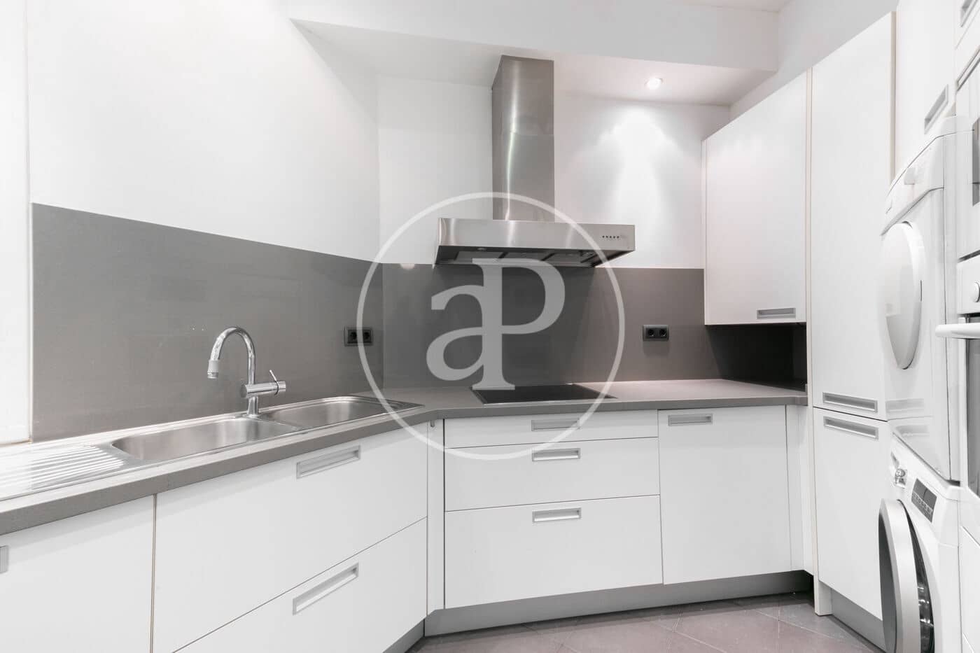 2 bedroom Apartment for rent in Barcelona city - € 1,850 (Ref: 9385575)