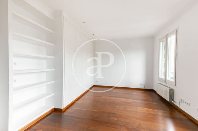 2 bedroom Apartment for rent in L'Antiga Esquerra de L'Eixample, Barcelona city - € 1,850 (Ref: 9385575)