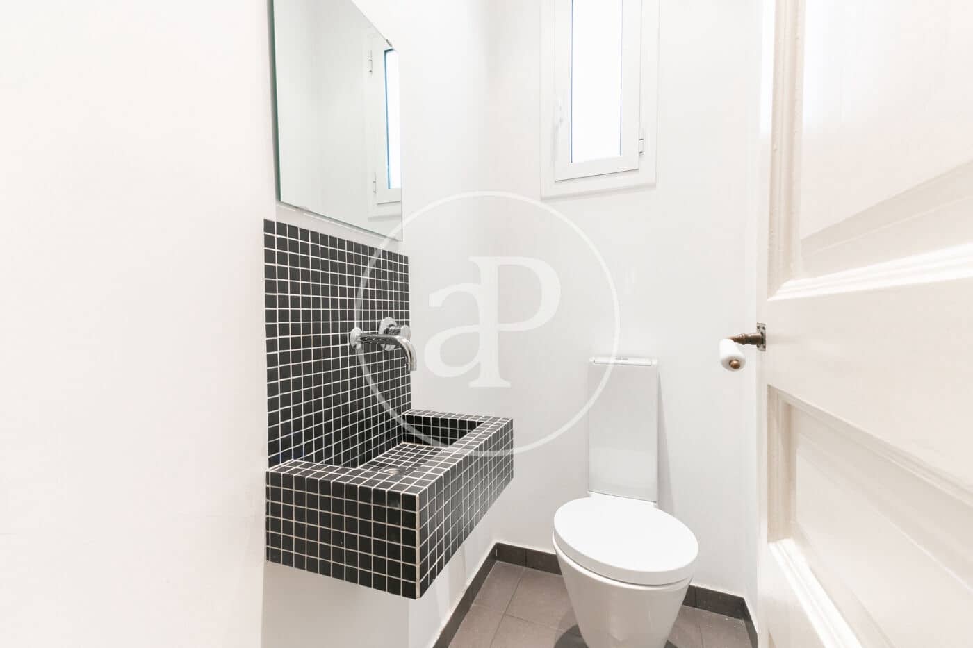2 bedroom Apartment for rent in Barcelona city - € 1,850 (Ref: 9385575)