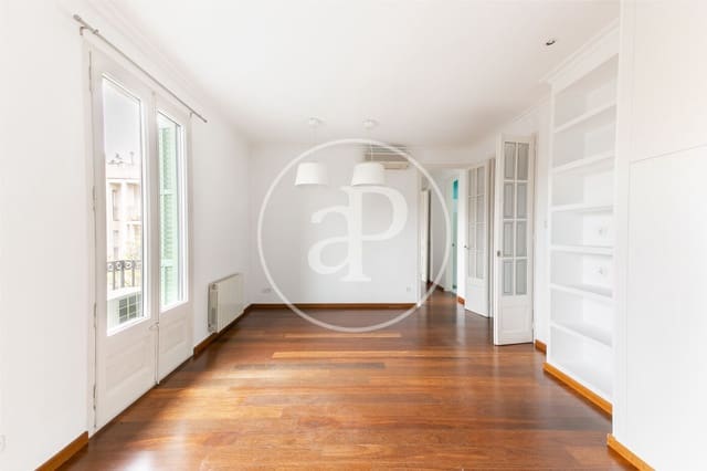 2 bedroom Apartment for rent in L'Antiga Esquerra de L'Eixample, Barcelona city - € 1,850 (Ref: 9385575)