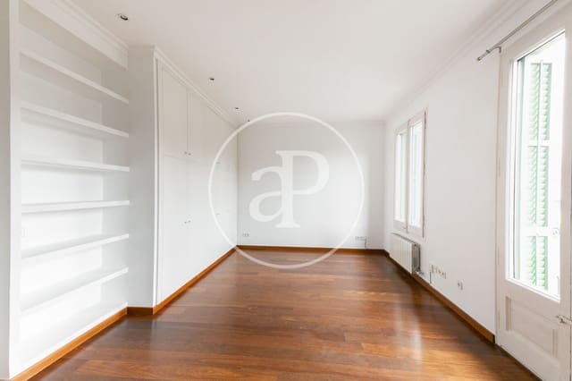 2 bedroom Apartment for rent in L'Antiga Esquerra de L'Eixample, Barcelona city - € 1,850 (Ref: 9385575)