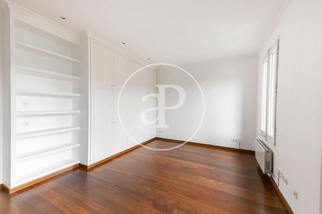 2 bedroom Apartment for rent in L'Antiga Esquerra de L'Eixample, Barcelona city - € 1,850 (Ref: 9385575)