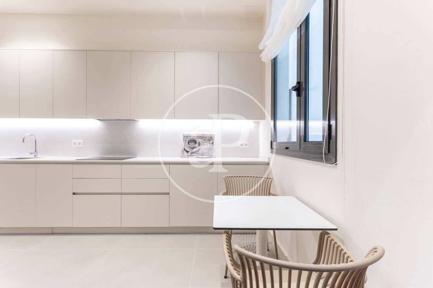 2 soverom Leilighet til leie i Barcelona by - € 2 800 (Ref: 9385578)