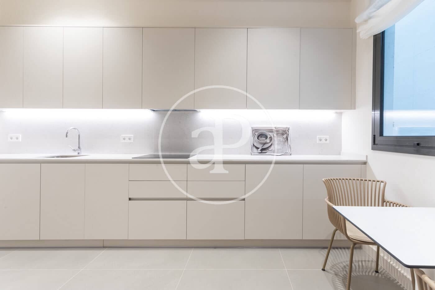 2 soverom Leilighet til leie i Barcelona by - € 2 800 (Ref: 9385578)