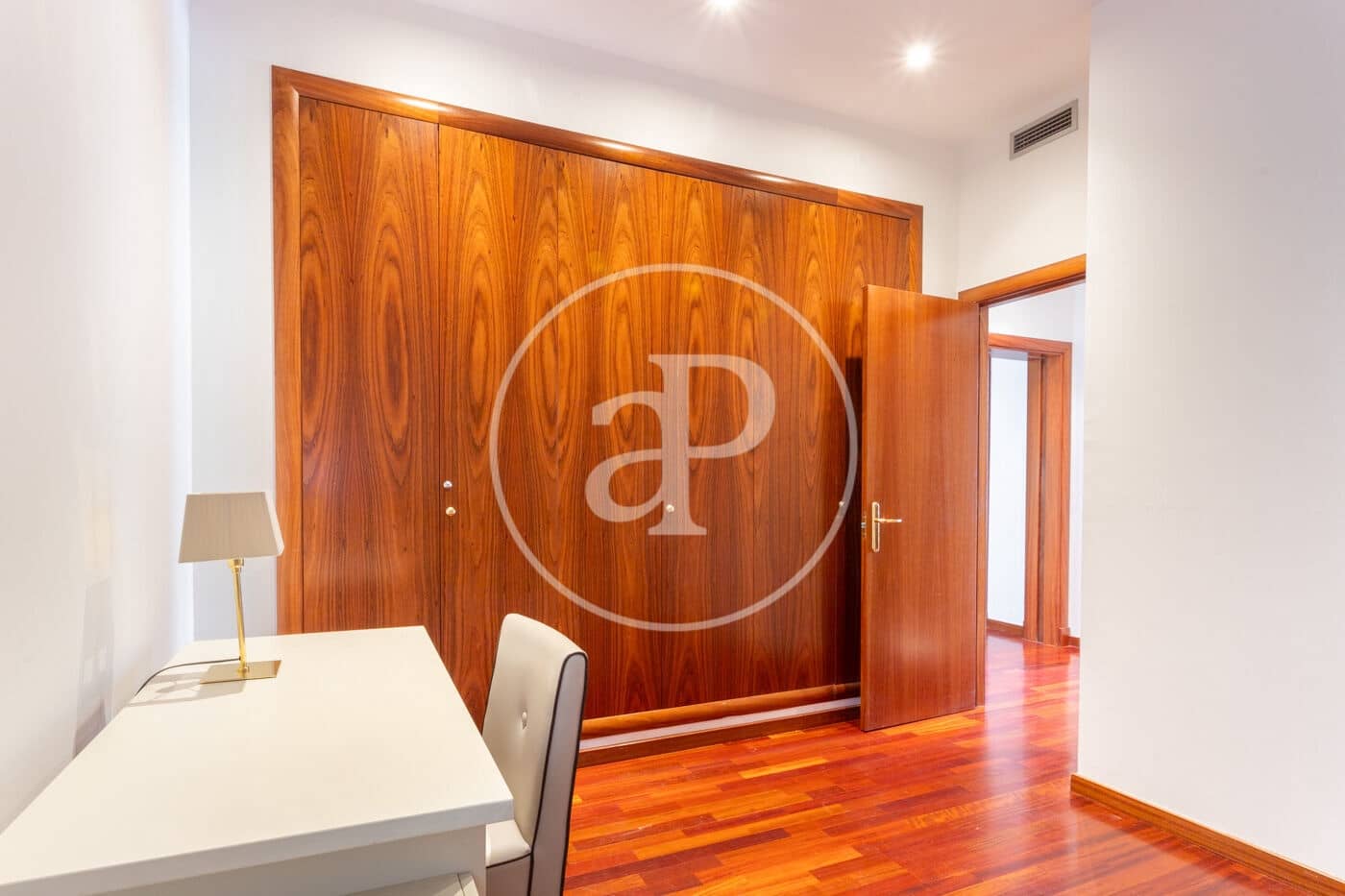 2 soverom Leilighet til leie i Barcelona by - € 2 800 (Ref: 9385578)