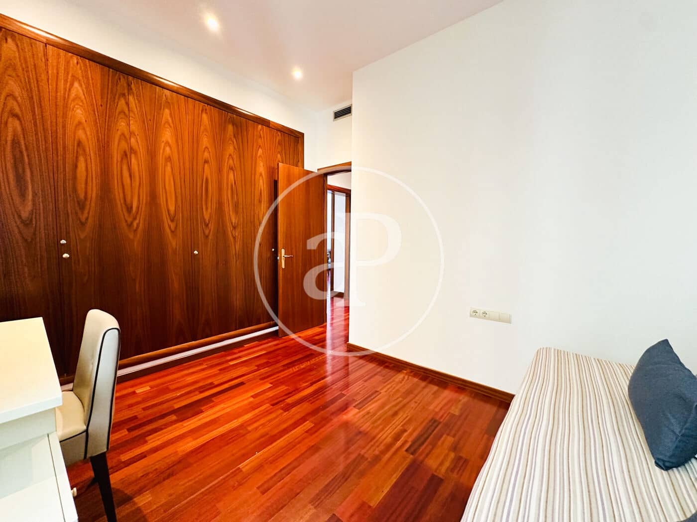 2 soverom Leilighet til leie i Barcelona by - € 2 800 (Ref: 9385578)