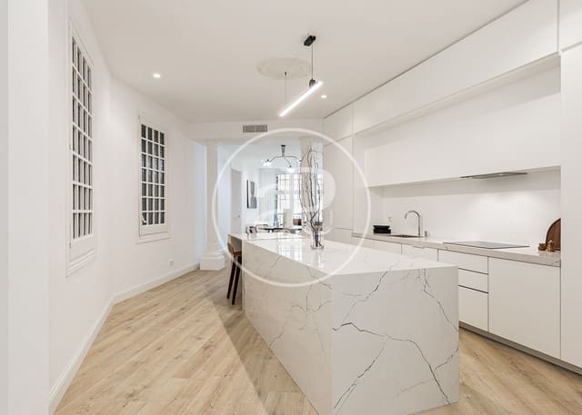 3 soveværelse Lejlighed til salg i El Barri Gòtic, Barcelona by - € 1.250.000 (Ref: 9385579)