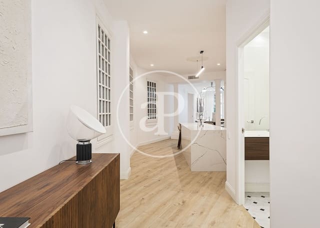 3 soveværelse Lejlighed til salg i El Barri Gòtic, Barcelona by - € 1.250.000 (Ref: 9385579)