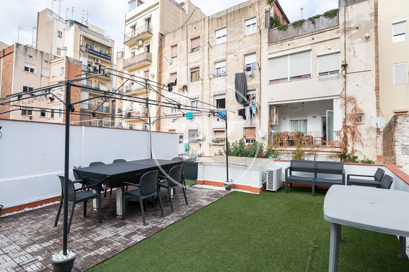 2 bedroom Apartment for sale in Barcelona city - € 325,000 (Ref: 9387891)